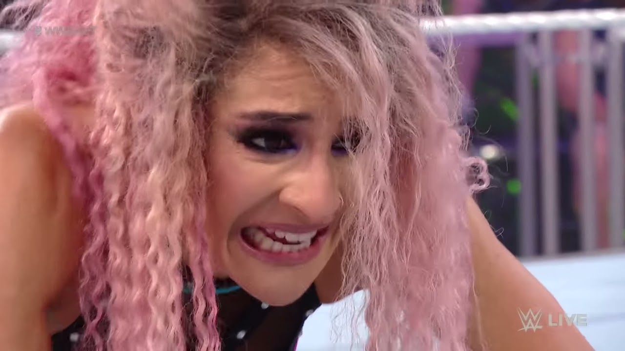 Cora Jade vs. Dakota Kai: WWE NXT 2.0, December 14, 2021 background