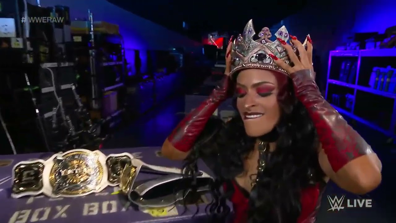 Carmella slaps Queen Zelina: Raw, Mar. 21, 2022 background