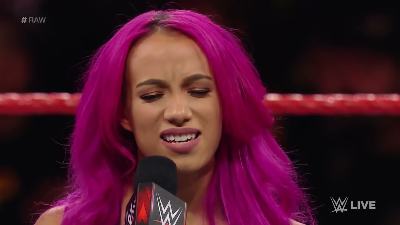 Nia Jax overpowers Sasha Banks: Raw, Dec. 19, 2016