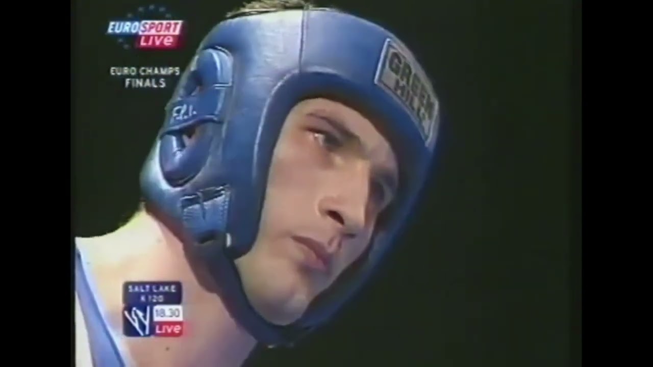 Alexander Povetkin (RUS) vs. Roberto Camarrelle (ITA) European Championships 2004 Final (91+kg) background