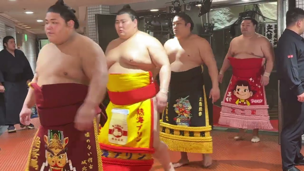 速報❗️『優勝争い 高安 大の里 土俵入り後の様子【大相撲令和7年3月場所】千秋楽 2025/3/23 background
