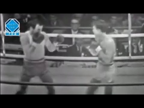 Jerzy Kulej (POL) vs. Yevgeny Frolov (URS) Tokyo 1964 Olympics Final (71kg) background