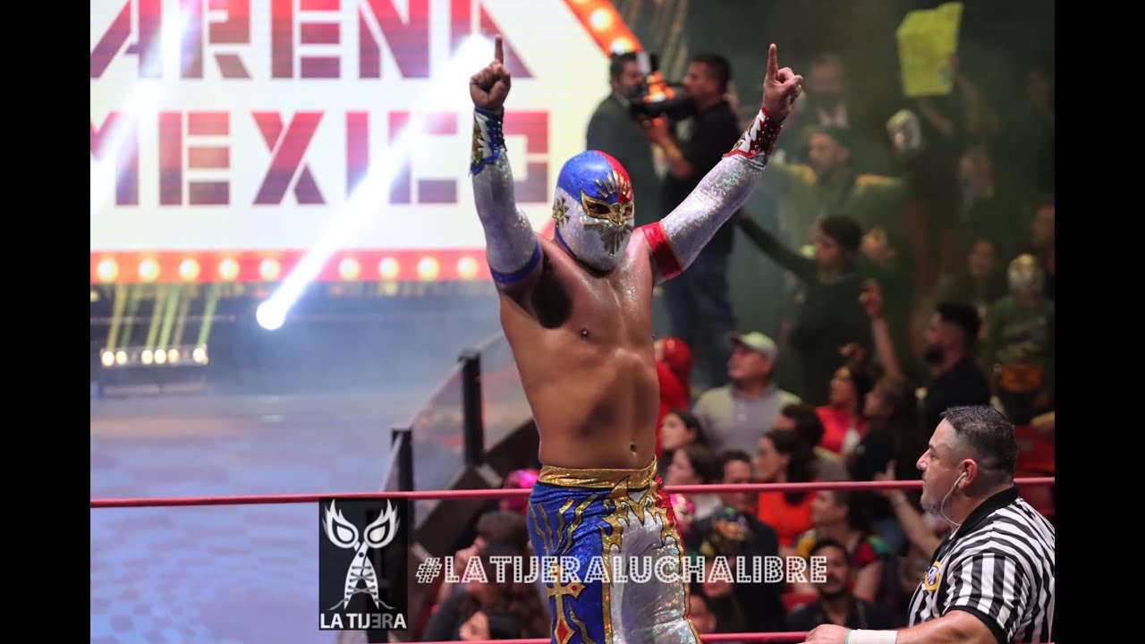 Místico vence en la lucha súper estelar a Soberano Jr en una espectacular batalla background