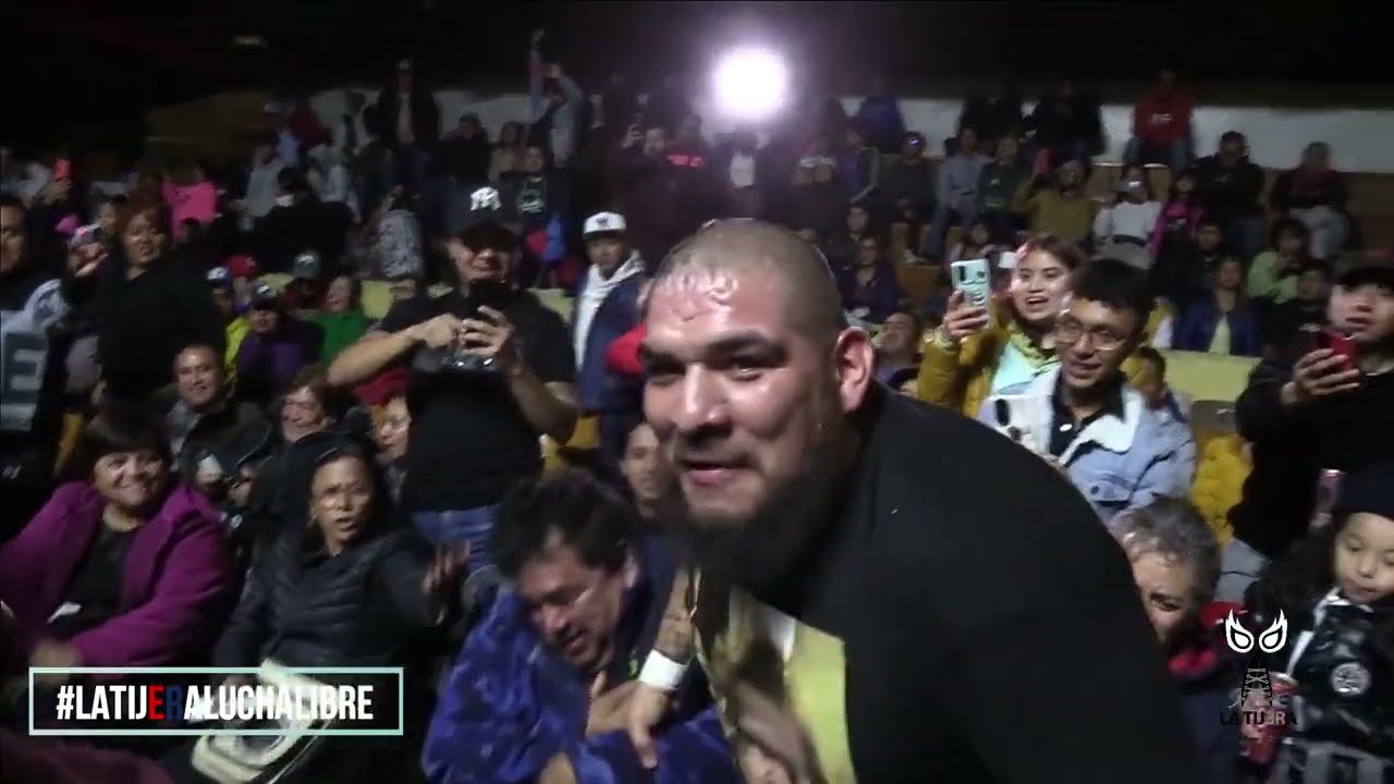 Perros del Mal y Negocio Traumado prenden la Arena Afición con Max Proad background
