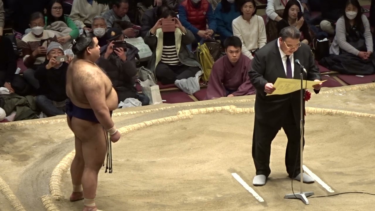 高安 大相撲トーナメント2025の優勝表彰式