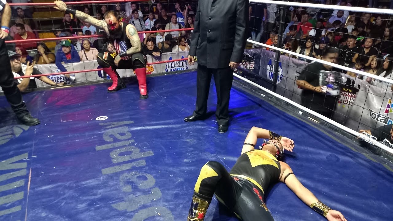 Máscara contra cabellera: Nikki Star Vs Demencia con The Wolf King en la Arena Neza background
