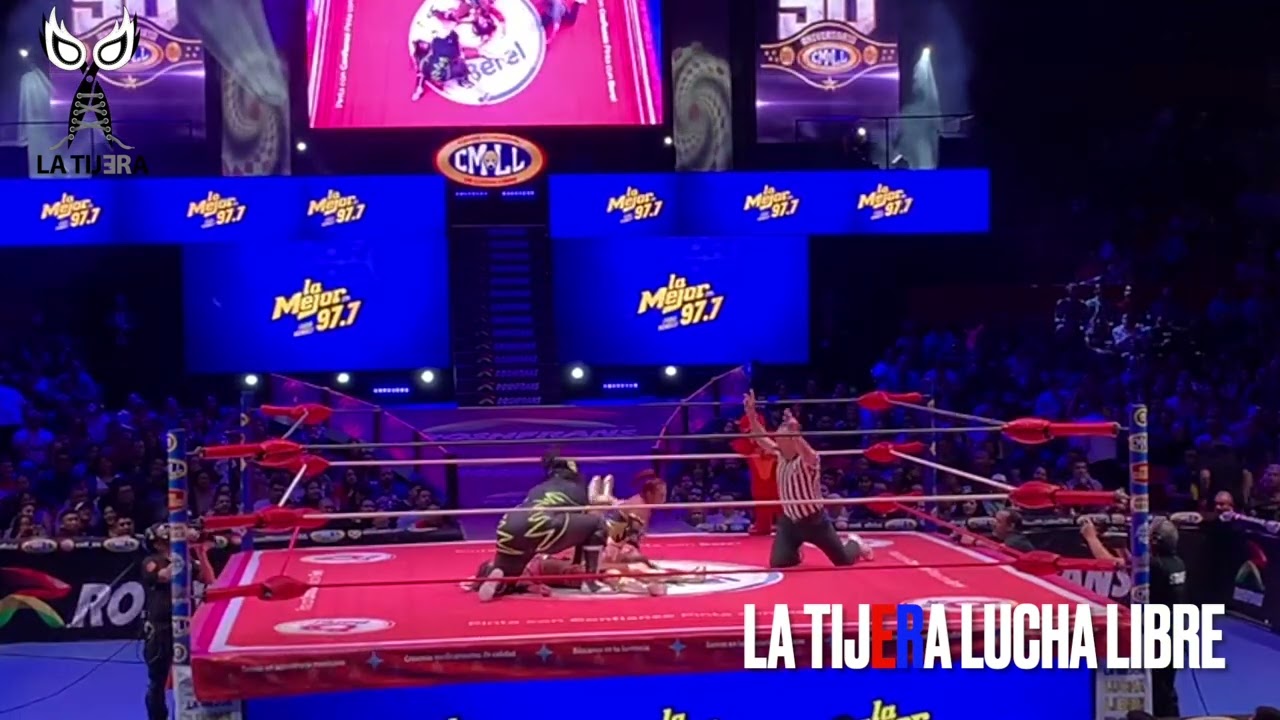 Tessa Blanchard y Reyna Isis pasan por encima de Marcela y Skadi demostrando su poder y pundonor background