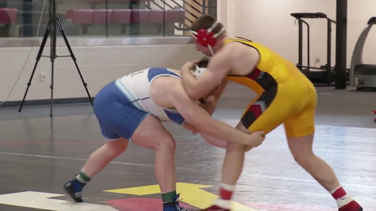 Hwt Vincenzo Pelusi (F&M) dec Robbie Adelstein (VMI)