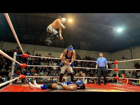 Familia Real Vs Hermanos Trauma Vs NGD Vs Los Golpeadores en la Arena López Mateos background