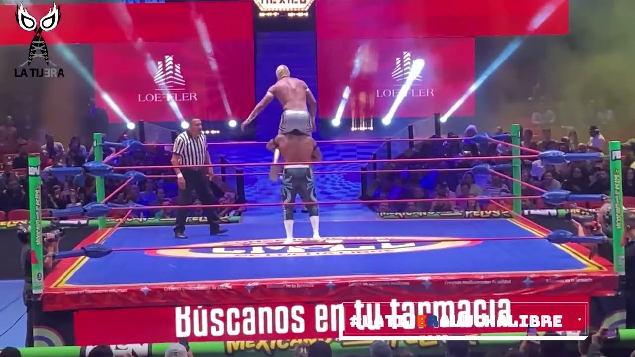 Máscara Dorada Vs Templario en match relámpago en la Arena México background