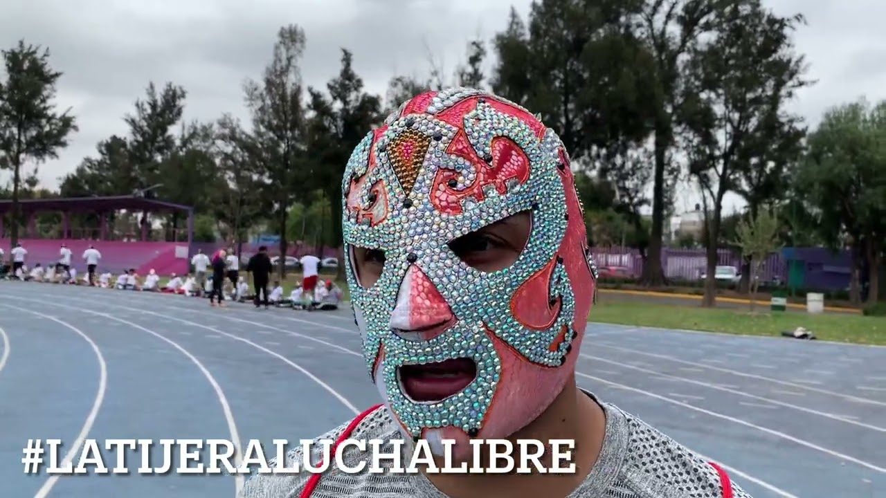 Emperador Azteca: Creen que uno trata de poner el pie, pero no, es exigir una buena preparación background