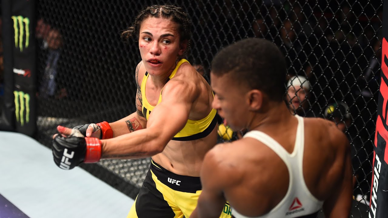 Todos os bônus de Jessica Andrade | UFC 261 background