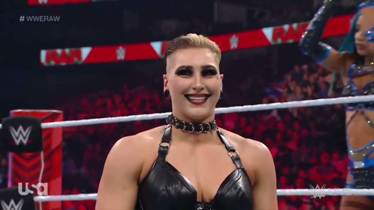 WWE RAW SASHA BANKS & NAOMI VS LIV MORGAN & RHEA RIPLEY 04/04/22 backdrop