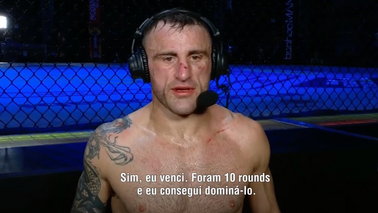 UFC 251: Entrevista pós-luta com Alexander Volkanovski background