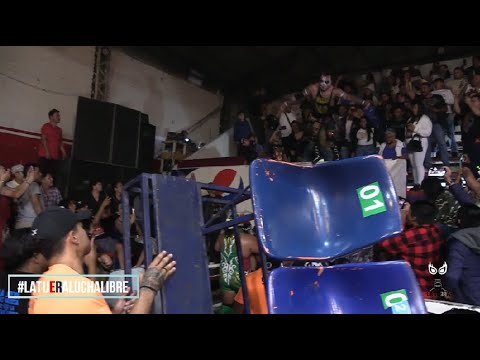 Pagano, el "loco de Juaritos" desde las gradas de la Arena López Mateos con un lance