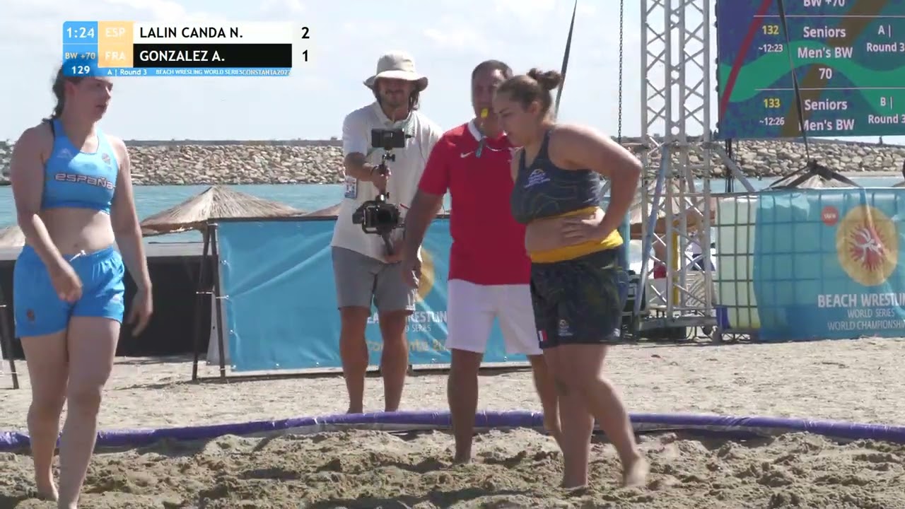 Round 3 Women's BW - +70 kg: N. LALIN CANDA (ESP) v. A. GONZALEZ (FRA) background