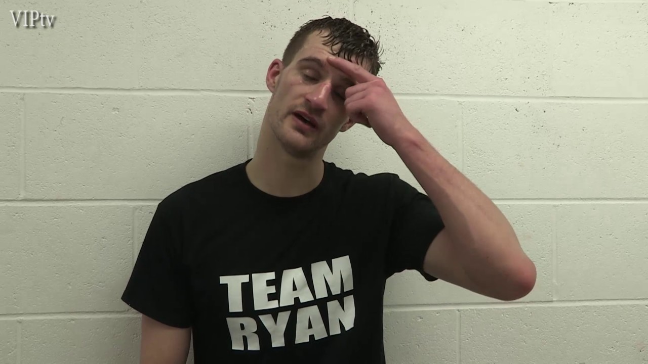 Matthew Ryan has a small hall war with Willy Warburton