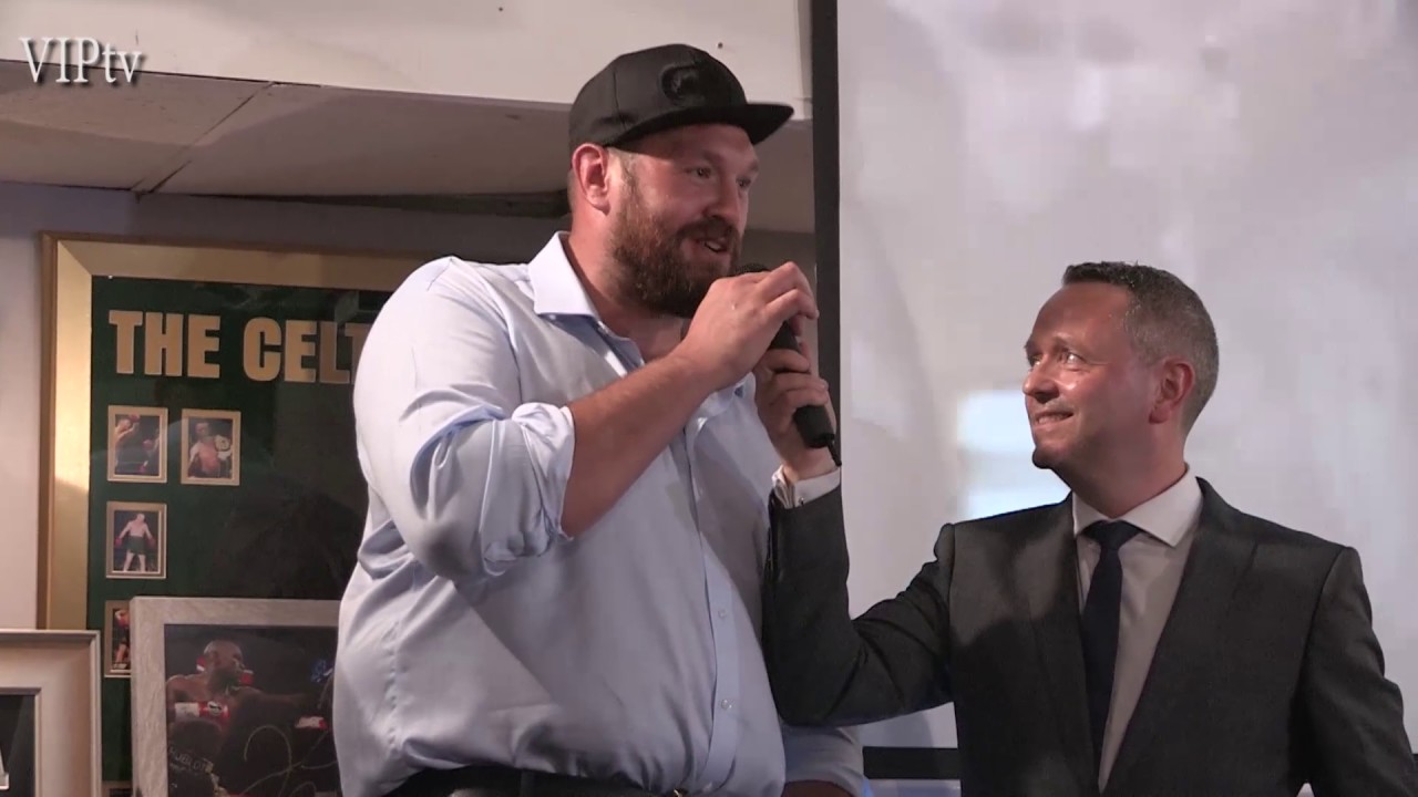 Tyson Fury says if i can't beat a weightlifter i must be sh@t. background