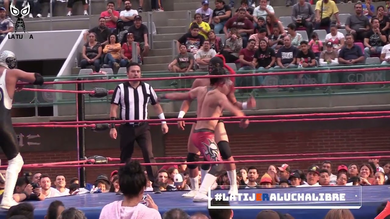 Sol, Barack y Cometa Vs Vudo Max, Chicanito y X Devil Jr. Sala de Armas AAA-AULL background