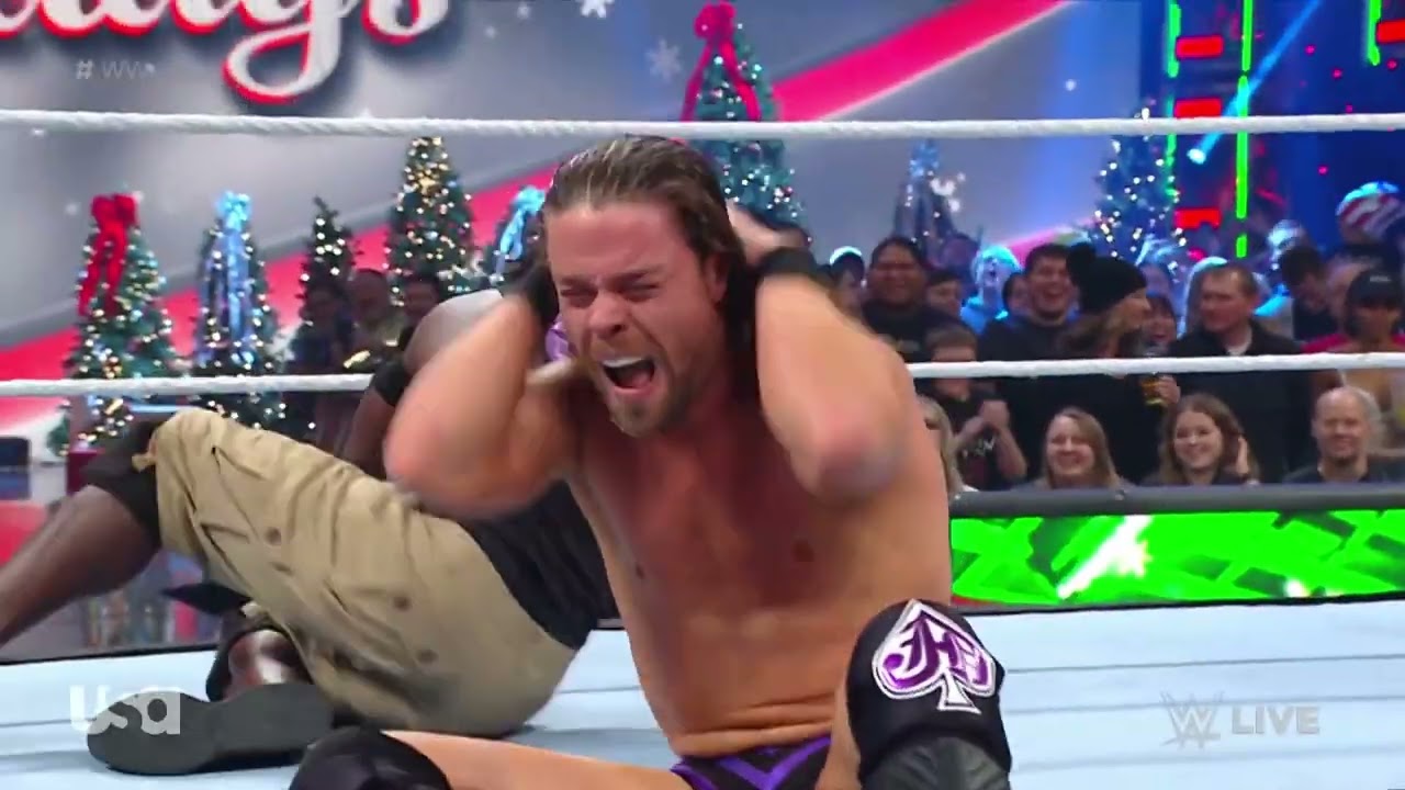 R-Truth vs JD McDonagh - Miracle on 34th Street Fight (2/2) | WWE RAW 12/18/23