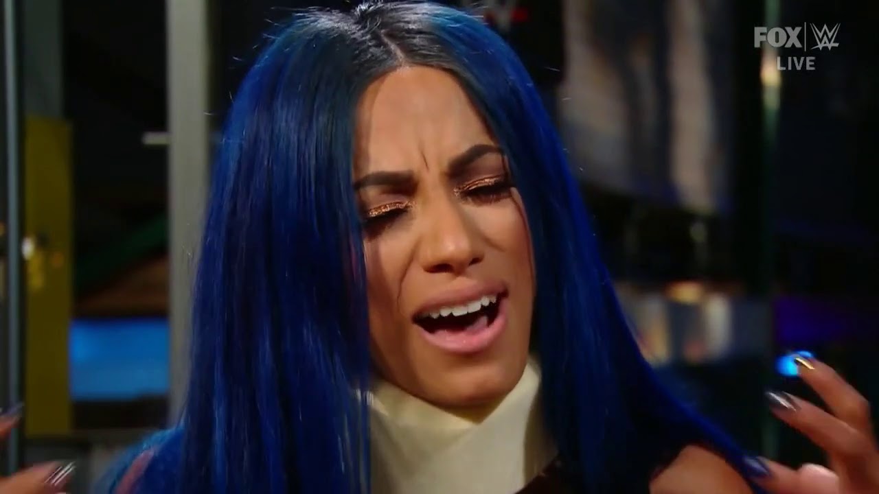 Bayley attacks again his former best friend Sasha Banks (Full Segment) background