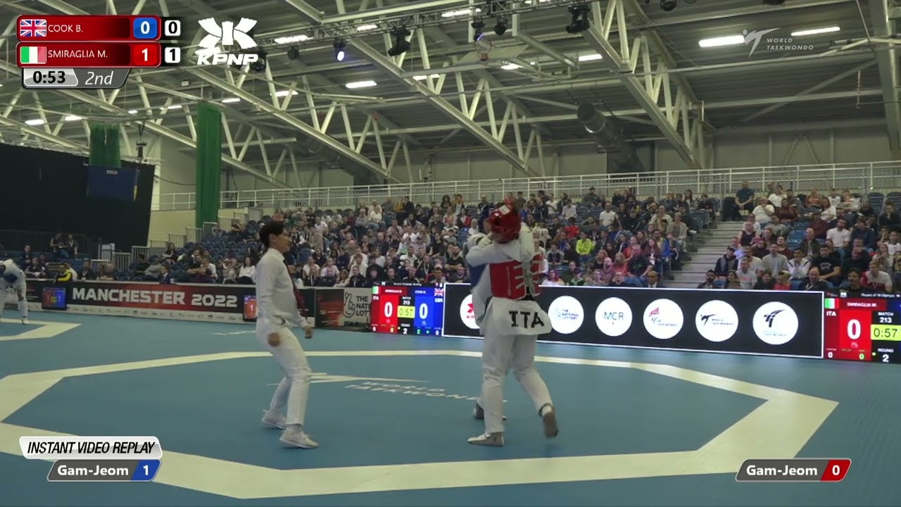 213 R-16 W+67kg 🔵 COOK Bianca GBR vs 🔴 SMIRAGLIA Maristella ITA I Manchester 2022 World Taekwondo GP background