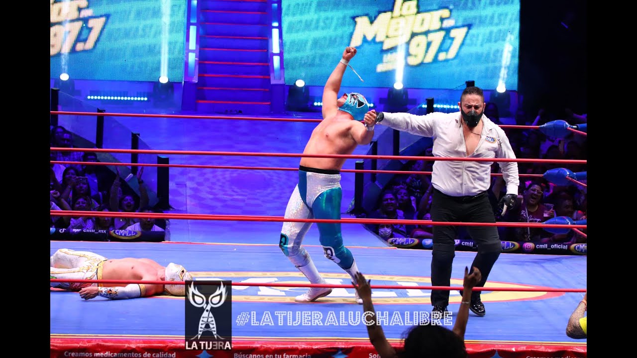Atlantis Jr. es el finalista por el Campeonato Universal quien derrota a Místico y Rocky Romero background