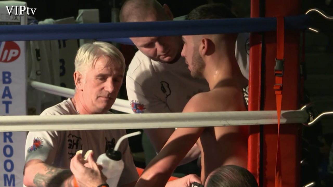 Danny Wright v Jan Korec at Robin Park Arena 16.12.2017 background
