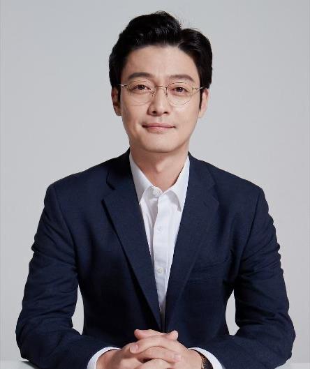 actor Hyeok Kwon large photo