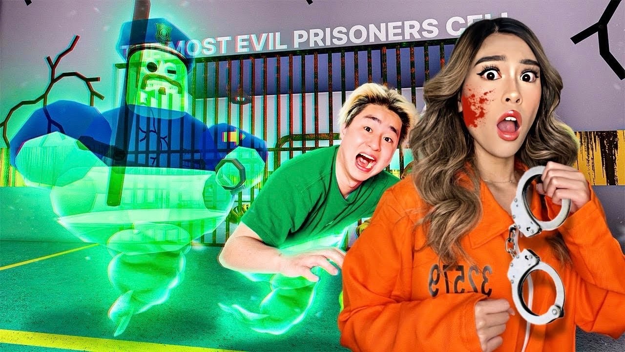 WE ESCAPED GHOST BARRY’S PRISON RUN IN ROBLOX (OBBY) background