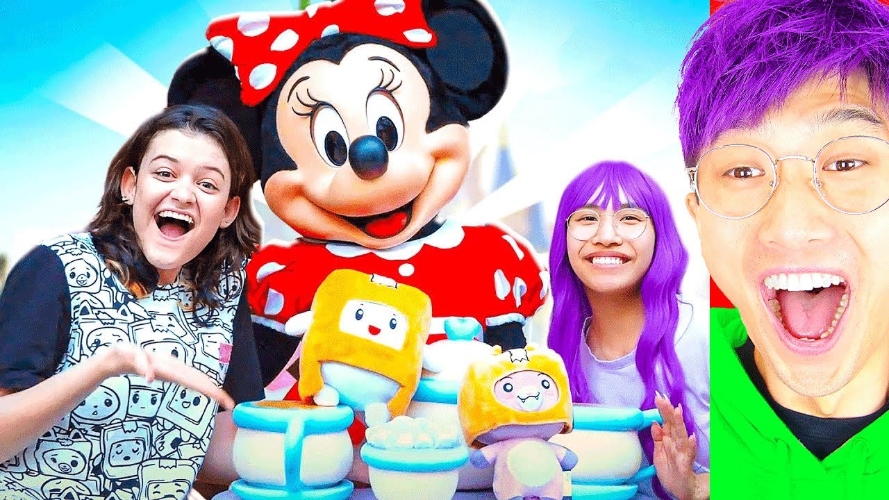 LANKYBOX GOES TO DISNEYLAND!? (FUNNY MOMENTS!) background