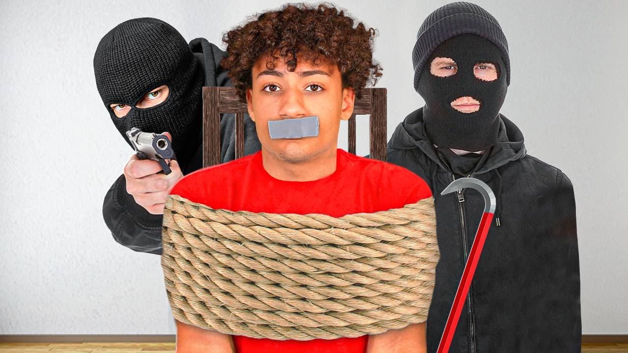 My HOUSE Got ROBBED By These Roblox Youtubers.. background