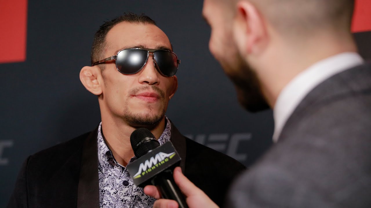 Tony Ferguson on Conor McGregor: Tell 'That B*tch' to Come to 155 background