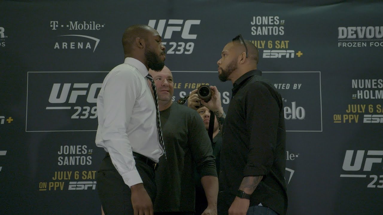 UFC 239: A primeira encarada entre Jon Jones e Thiago Marreta background