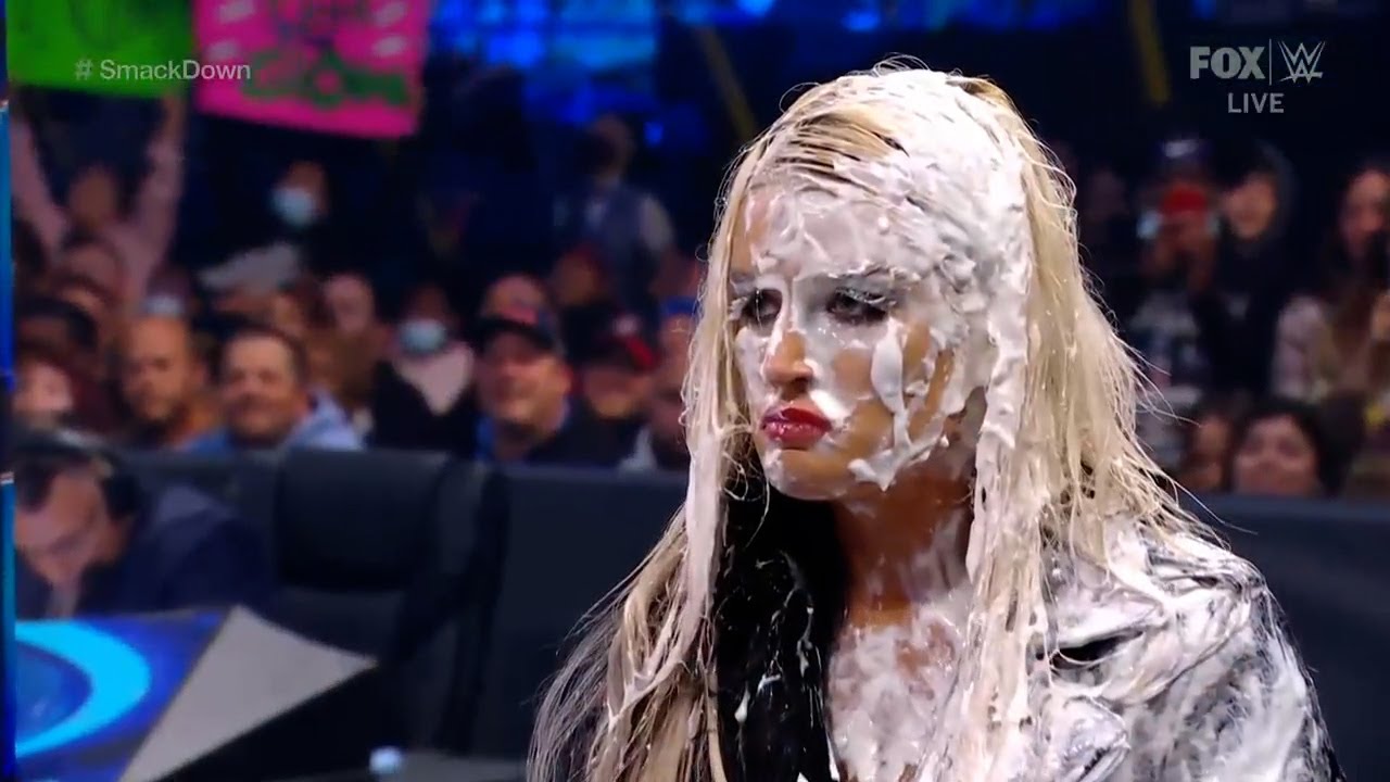 Charlotte Flair Says She Is Most Dominant Woman In WWE | WWE ON FOX background