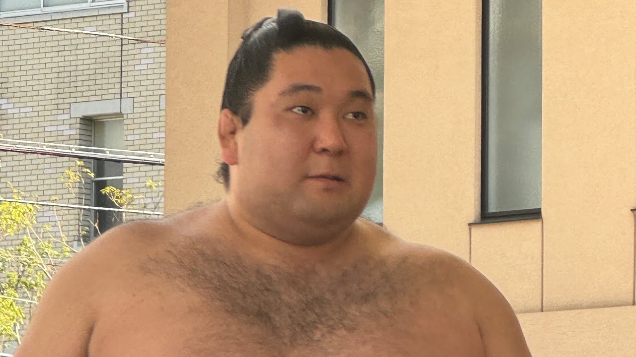 二子山部屋の力士たち2 - 狼雅 延原 小滝山 若雅 相馬 2024/05 FUTAGOYAMA stable2 - Roga Nobehara Kotakiyama Wakamiyabi Soma background