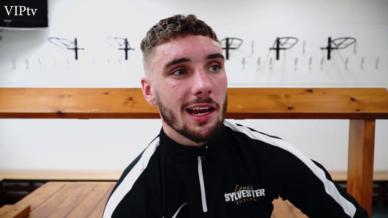 Lewis Sylvester shines on his VIP's debut at Doncaster's Racecourse. background