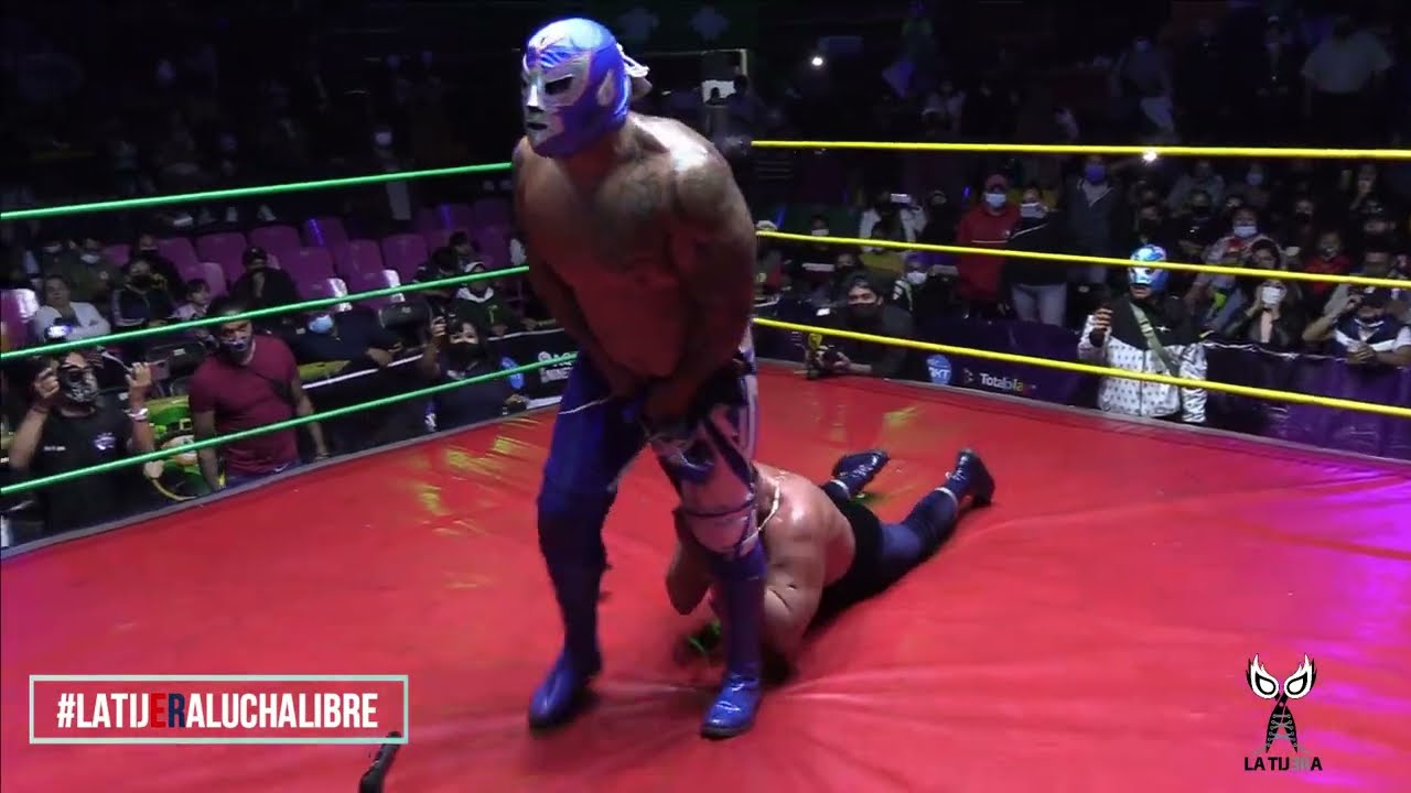 DMT Azul despoja de la máscara a Blue Demon y declara: "Eso es lo que te espera anciano" Arena Neza background