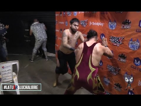 Negocio Traumado y La Secta romp3n dos puertas de la Arena Neza al cal3ntarse ambas facciones background