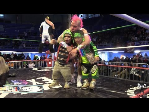 Máximo, Bugambilia y Demasiado Vs Mamba, Jessy Ventura y Diva Salvaje en supremacía de exóticos background