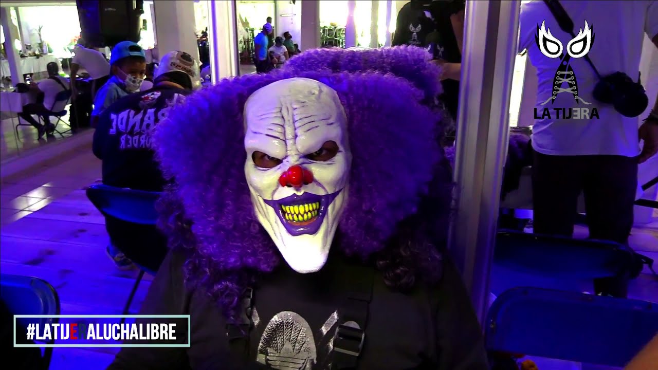 Dave The Clown: "La EmpresA son luchadores corrientes, Pitufina sin máscara. Psycho me acepta" background
