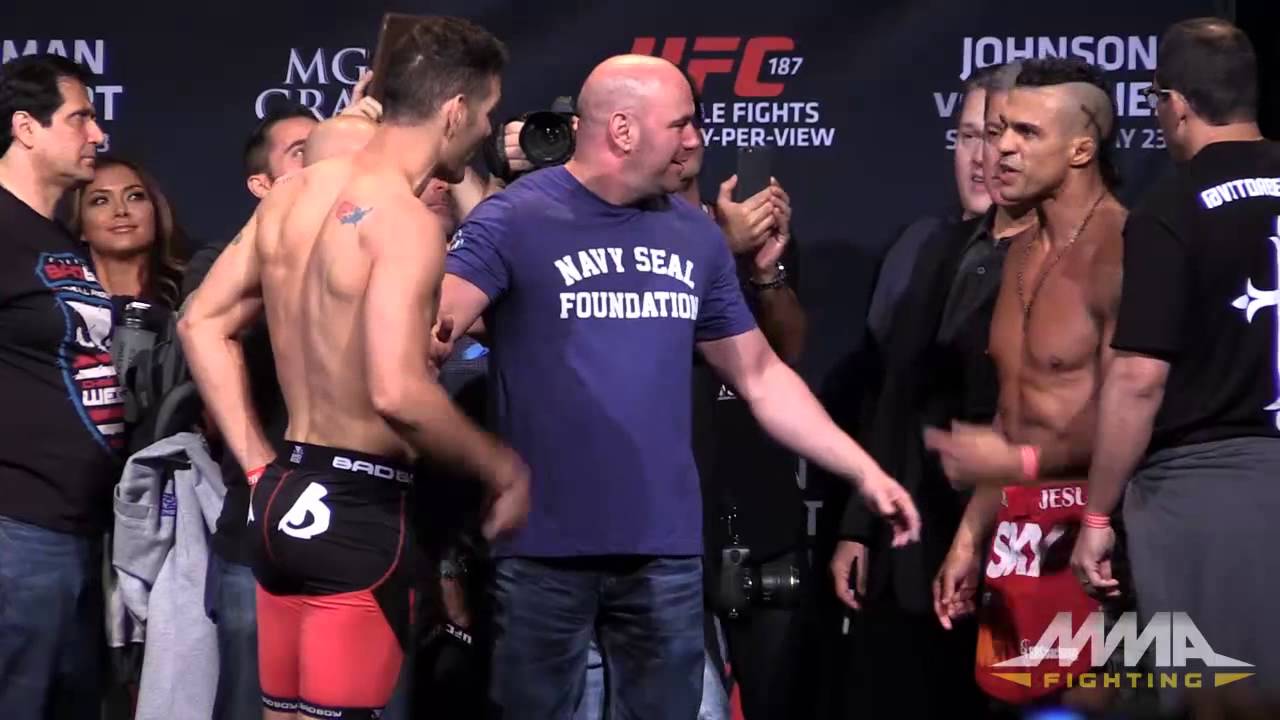 UFC 187 Weigh-Ins: Chris Weidman vs. Vitor Belfort background