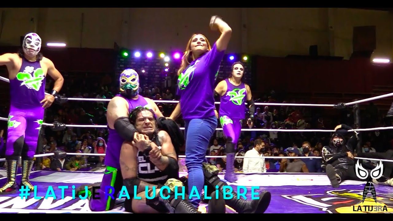 Faby Apache golpea a Cibernético y es la nueva integrante de La Freak Family background