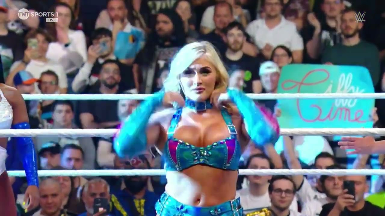 Bayley, Bianca Belair & Jade Cargill vs Damage CTRL (1/2): SmackDown, May. 03, 2024 background