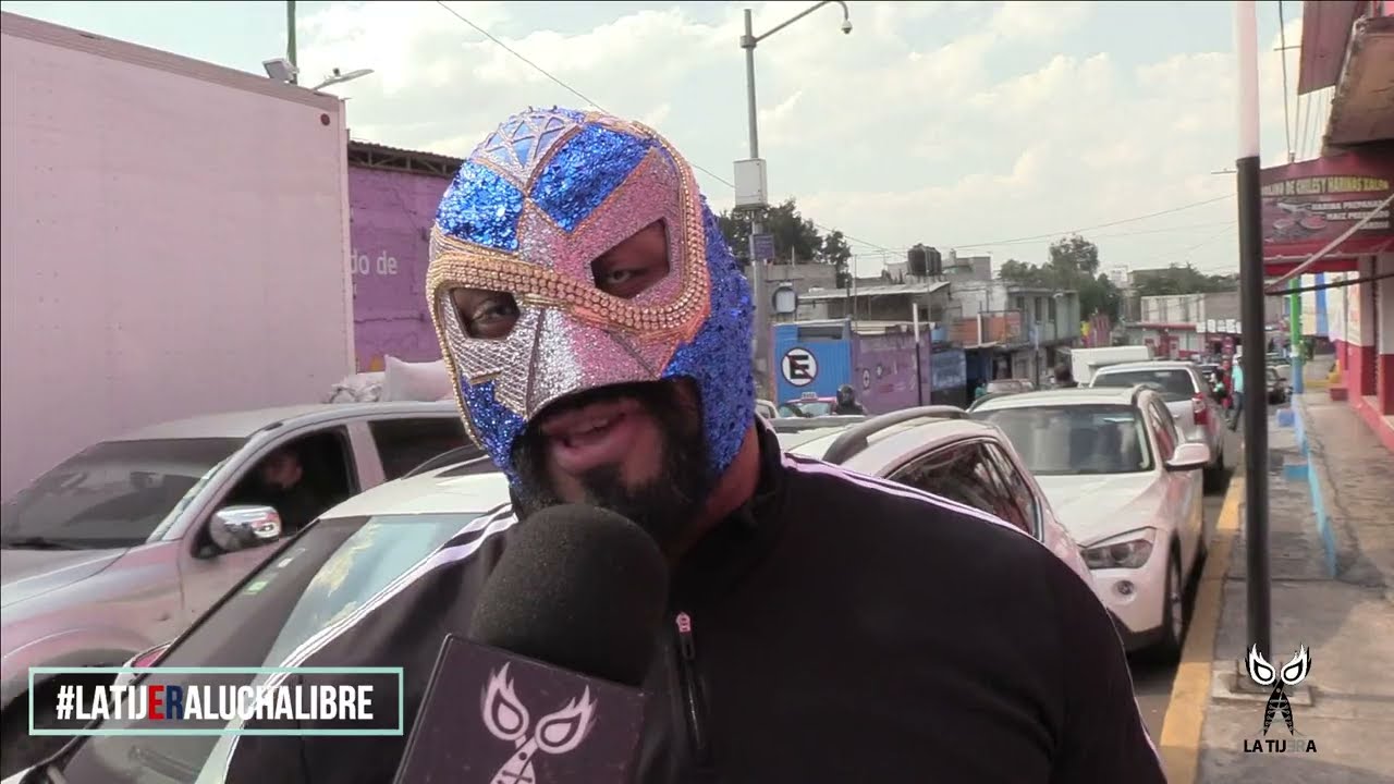 DMT Azul: Hiedra por hablar. Mi regalo, la máscara de Blue Demon Jr. Psyco Circus están acabados.