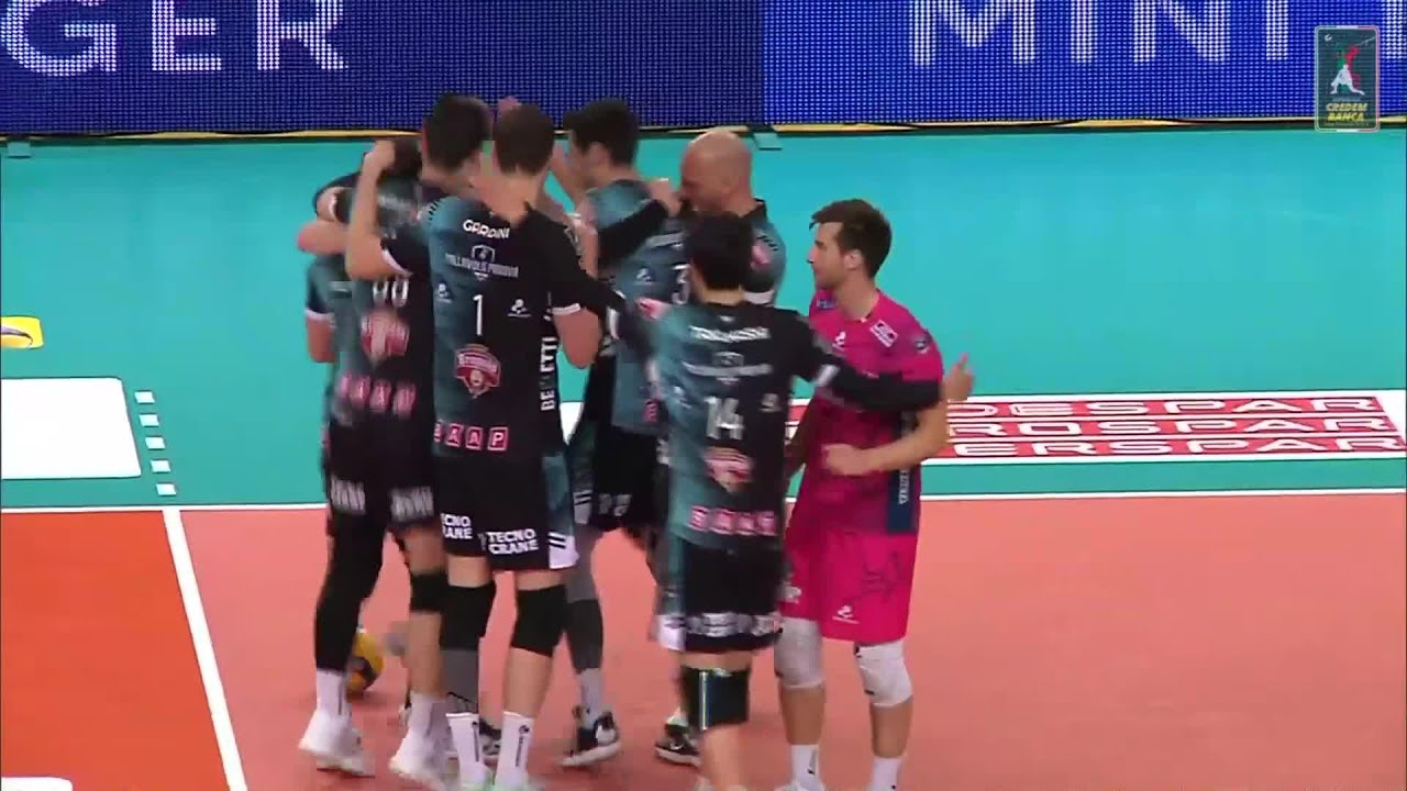 Pallavolo Padova vs. Valsa Group Modena - VBW - SuperLega - Match Highlights background
