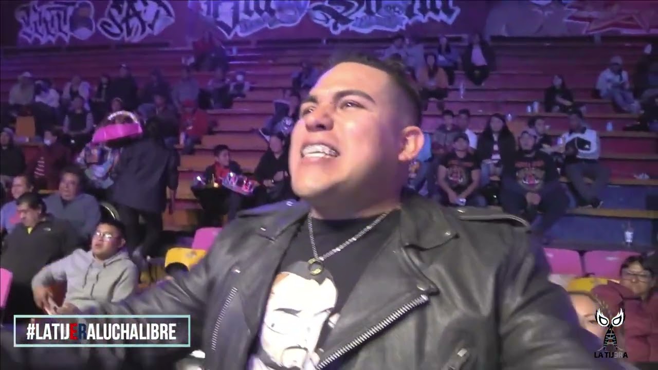 Aficionado incrédulo le pregunta al Negro Casas y Dalys: ¿Por qué se van del CMLL si eran insignias? background