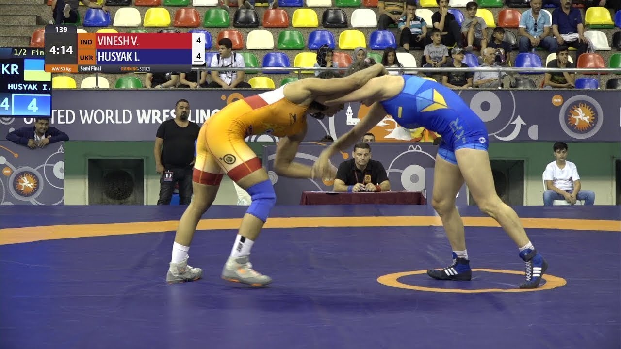 V. VINESH (IND) v. I. HUSYAK (UKR) | WW 53 kg | 1/2 background