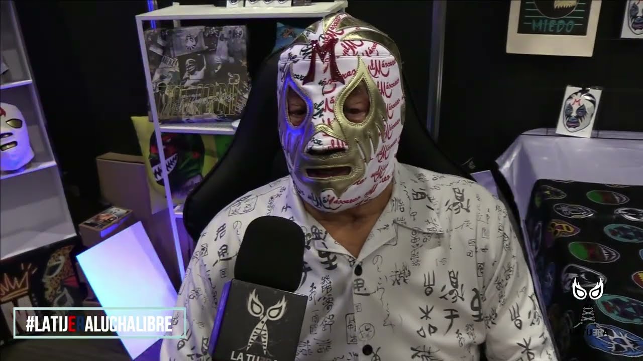 Mil Máscaras: Sigo pesando 90 kilos y semi retirado porque no hay mucha actividad. Santo, Blue Demon background