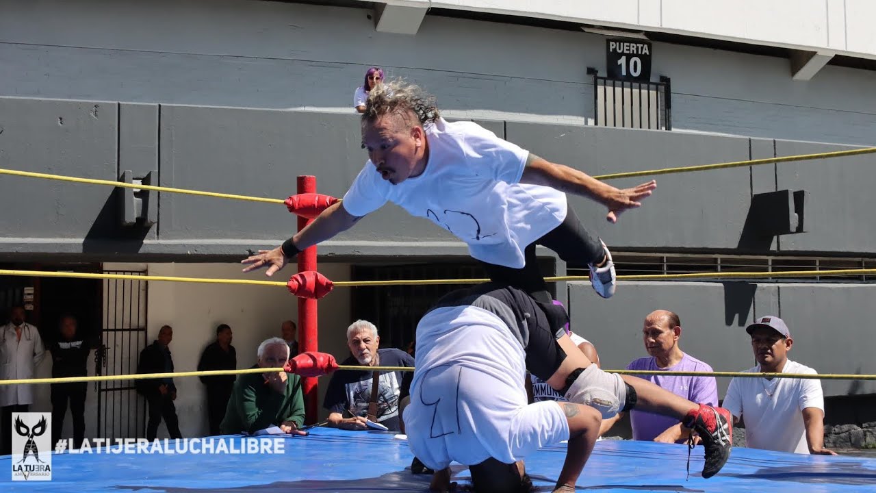 Examen profesional para luchador de la CDMX edición 2024 con Villano IV background